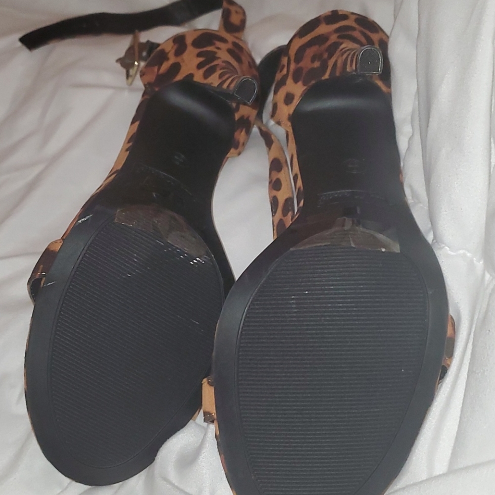 Leopard Heels - Picture 2 of 4